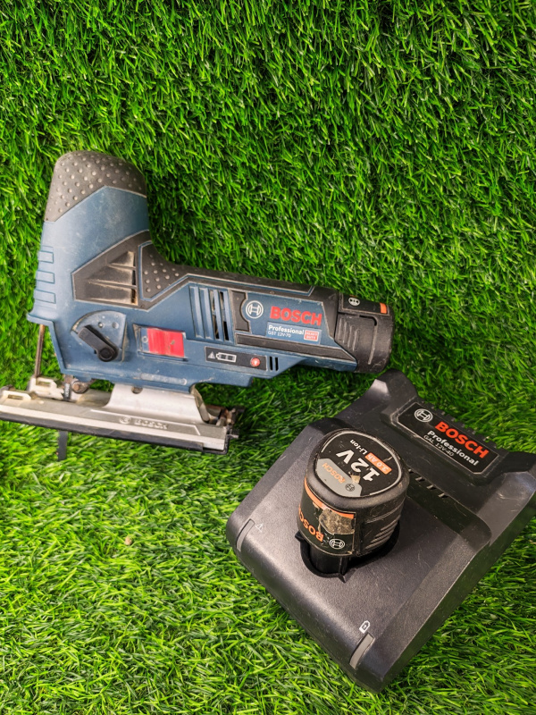 Электролобзик Bosch GST 12V-70