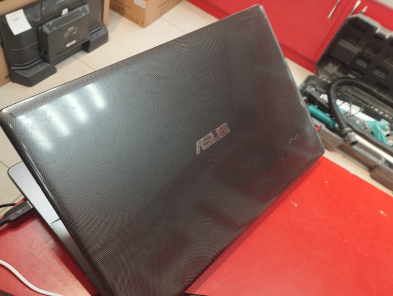 Ноутбук ASUS G550J